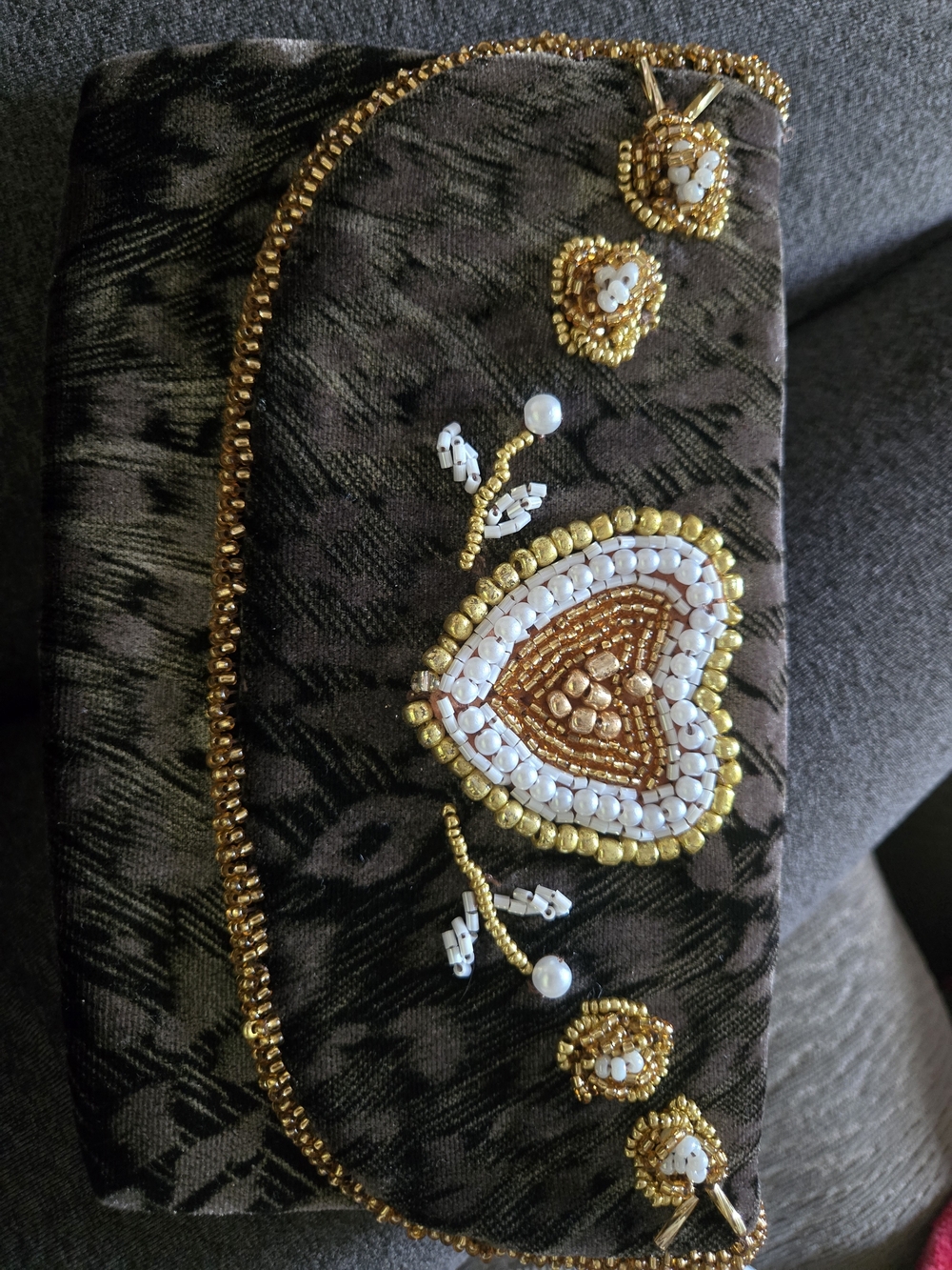 Beaded Heart Embellished Clutch - Gold & White